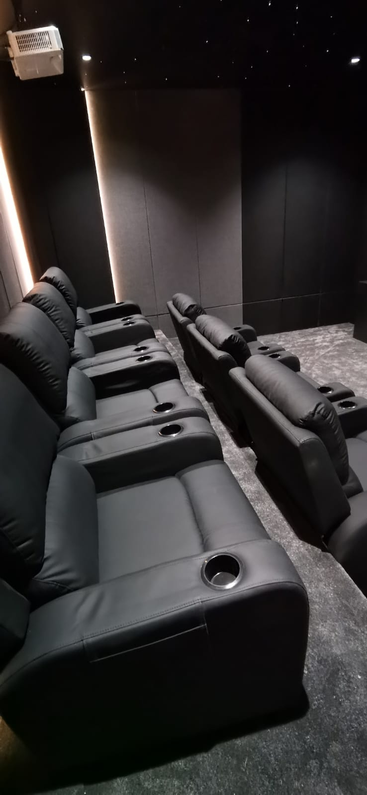 CINEMA ROOM ELECTRIC RECLINER - PHANTOM SINGLE