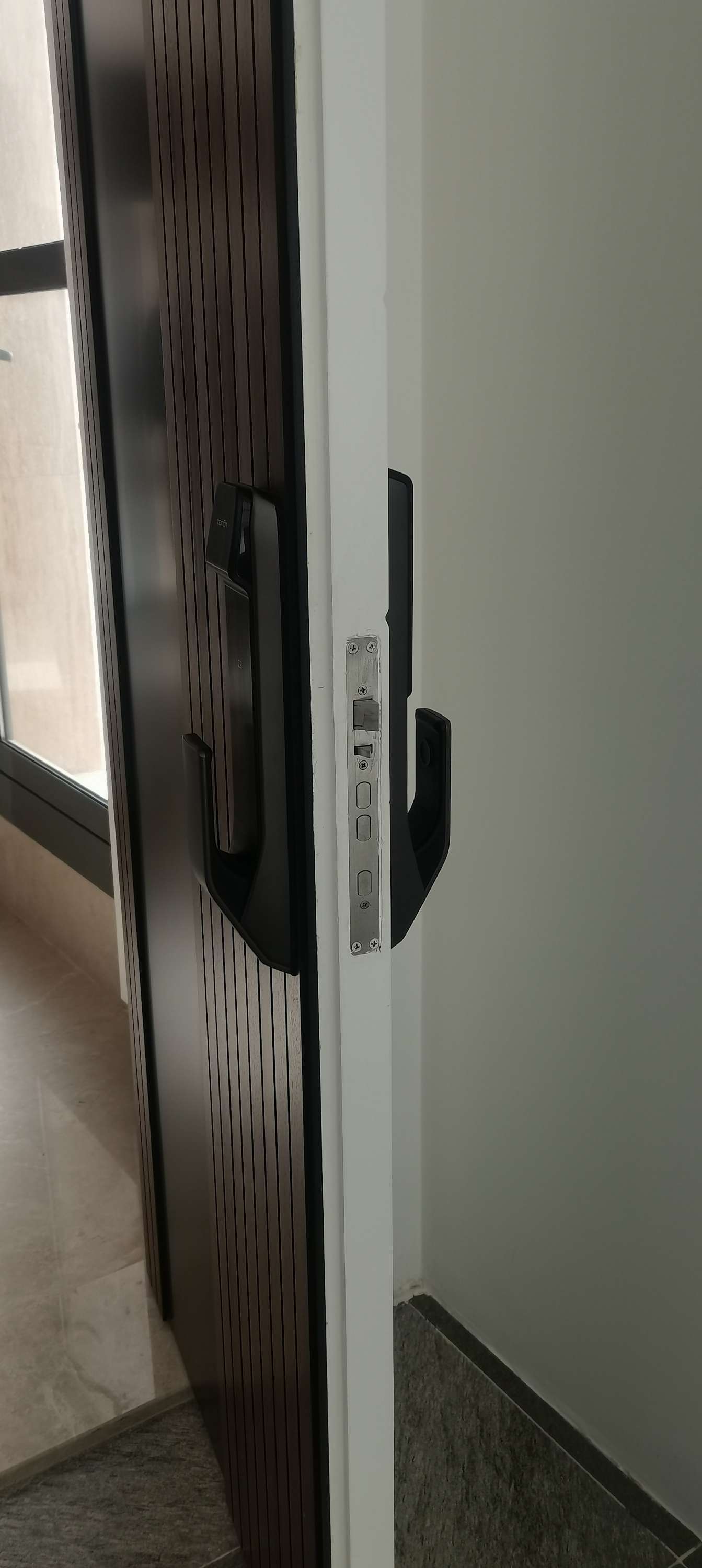 PUSH PULL SMART ELECTRIC DOOR LOCK