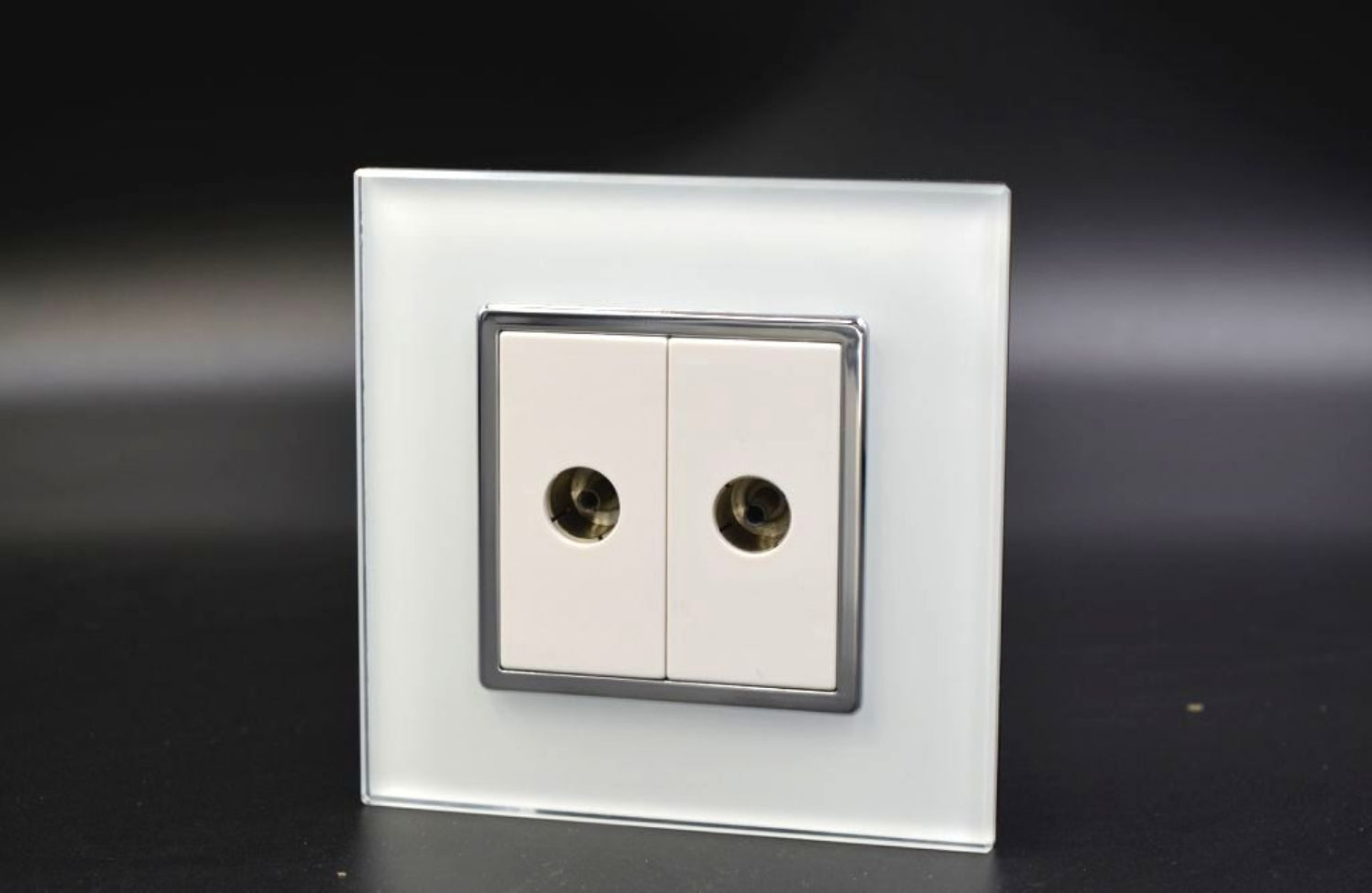 DOUBLE SATELLITE OUTLET
