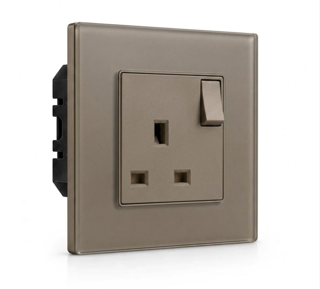 Premium Universal Socket 13A - Gray Glass