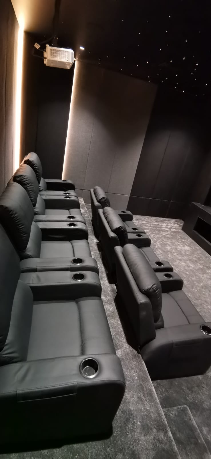CINEMA ROOM ELECTRIC RECLINER - PHANTOM SINGLE
