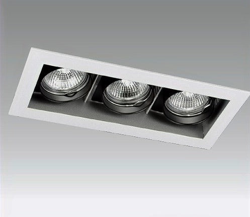 TRIPLE ADJUSTABLE DOWNLIGHT